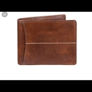 Dockers Extra Capacity Slim Fold RFID Secure